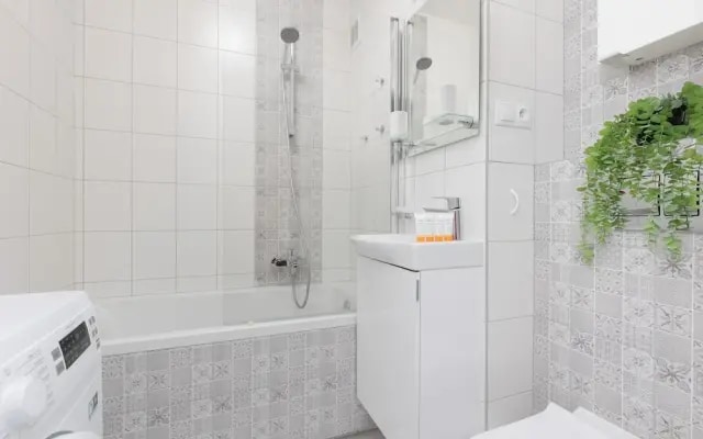 Stylish Apartment in Żoliborz by Renters