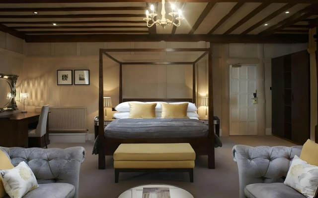 The Manor Elstree