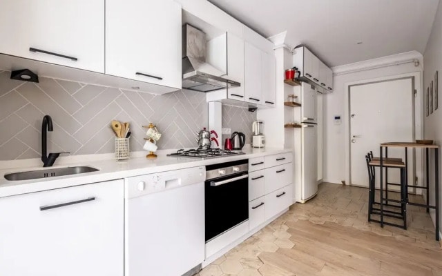 Flat with Backyard near Idealtepe Marmaray Station