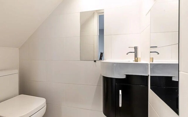 Beautiful Modern 4BR House in Central London