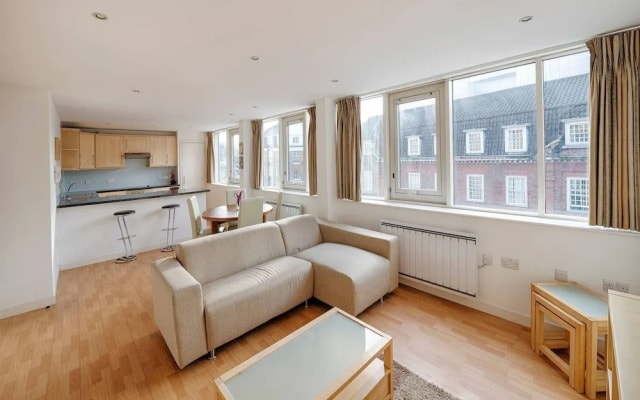 Modern Aircondition 2 Beds 2 Bath Victoria Station