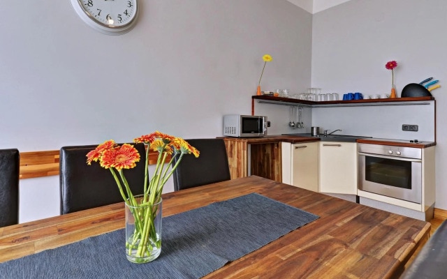 Riverview Old Town Apartment