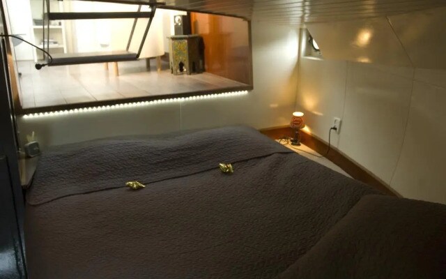 Houseboat Ms Luctor