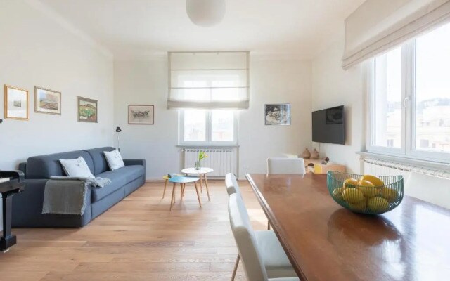 Top Floor Apt with Rooftop Terrace near St. Peter