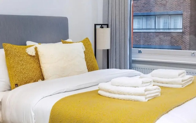 Modern Flat, Steps From Oxford Street!