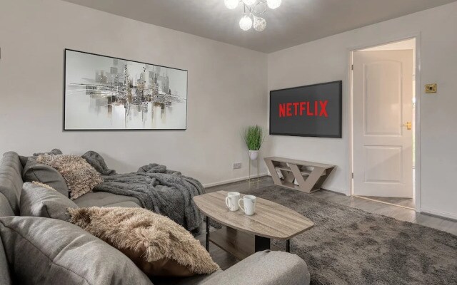 Lovely 3-bed Cosy House in Greater Manchester