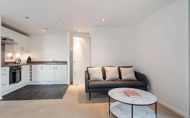 Sunny and Spacious 2BR Apartment