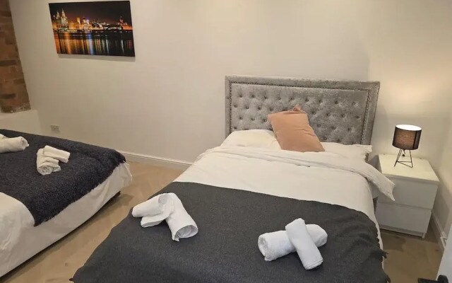 Liverpool Penthouse - Sleeps 8 - City Centre