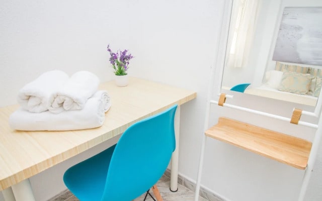 Spacious and Bright Apartment by La Recepción
