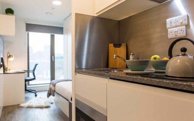 Student only Modern Studio at White city