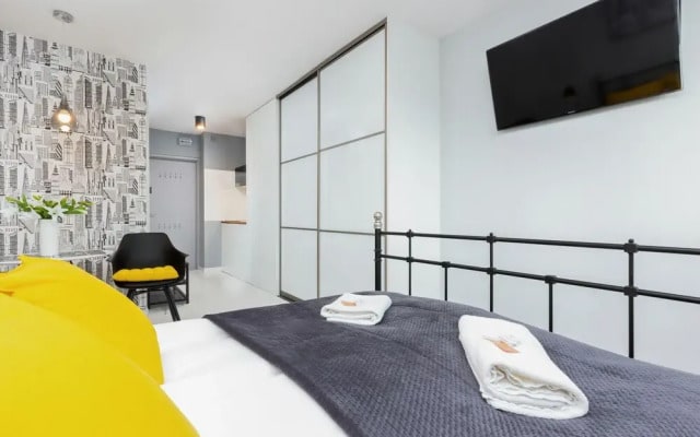Studio Warsaw Bagno by Renters