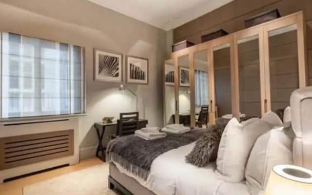 3-bdr Magnificent Harrods Knightsbridge Apartment