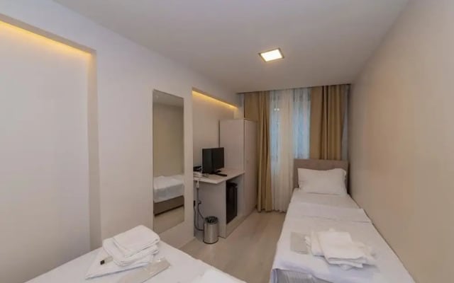 Grand Ahi Hotel