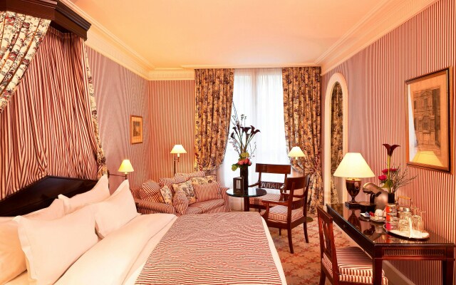 Le Dokhan’s Paris Arc de Triomphe, a Tribute Portfolio Hotel