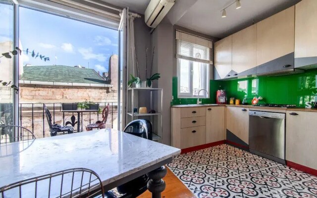 Modern Apartment with Stylish Interior in Beyoglu