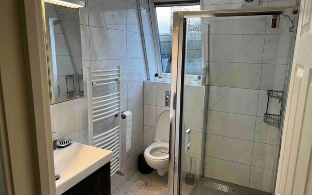 Lovely 3-bed Flat in London