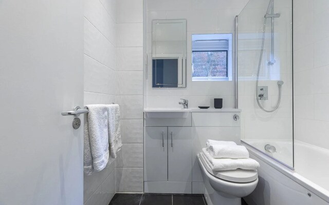 Beautiful 2BR Flat w/ Garden, 10 min to Stockwell