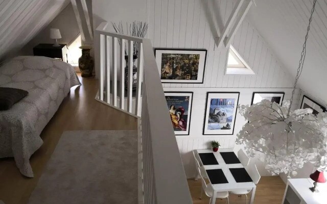 Airport Mint House Studio