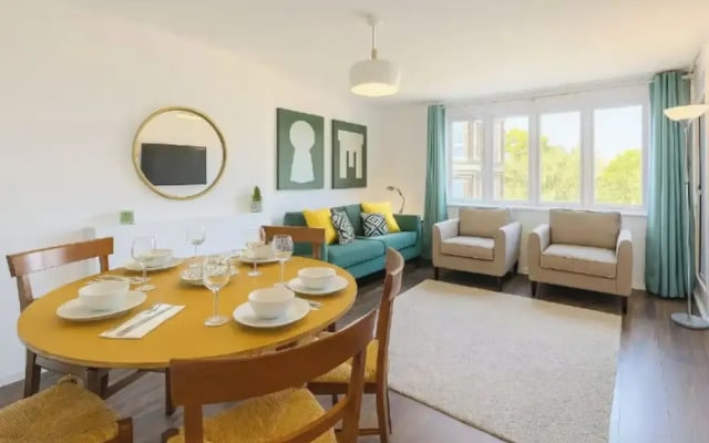 London Apartment With 3 Bedrooms