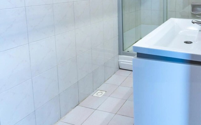 All air conditioned & Heated 3 Bedrooms Flat in the City