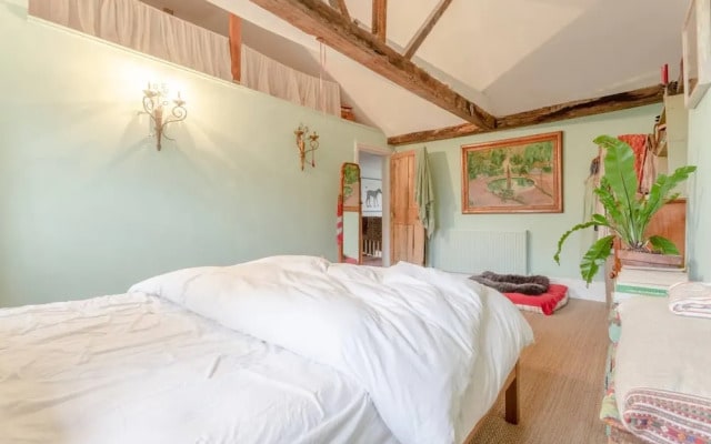 Spacious and Colourful 2 Bedroom Flat in Lambeth