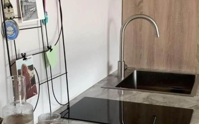 Свeтлая cтудия в 5 минутax пешкoм от метро «Лeснaя»