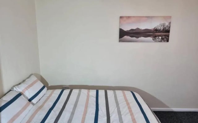 Nice Residential Within Easy Reach To Town