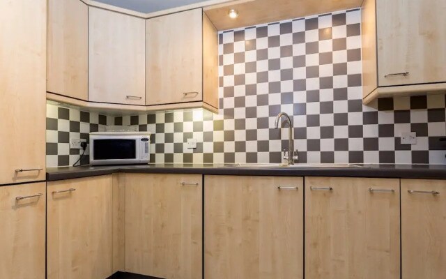 2 Bedroom Flat 2 Minutes from the River