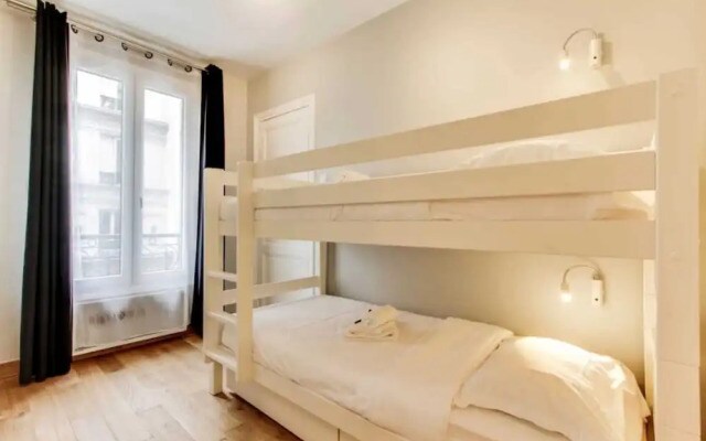 Design Appt for Opera Bastille- 4 to 6 Persons