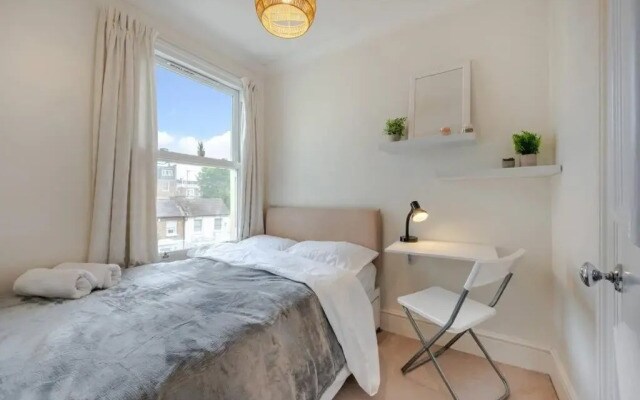 Cosy 2 Bed in Kensington Olympia