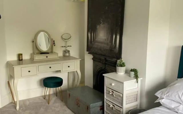 Luxury Central Hale Living