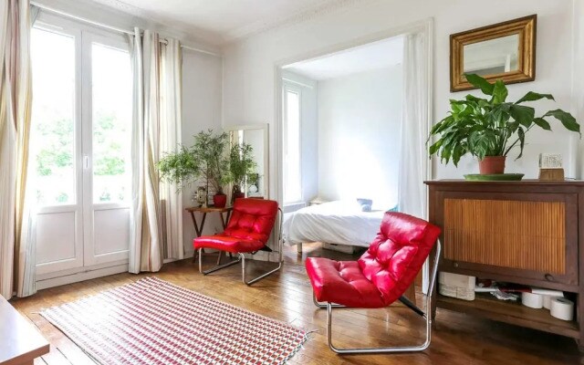 Spacious & Bright Apartment for 2 in Faidherbe/nation
