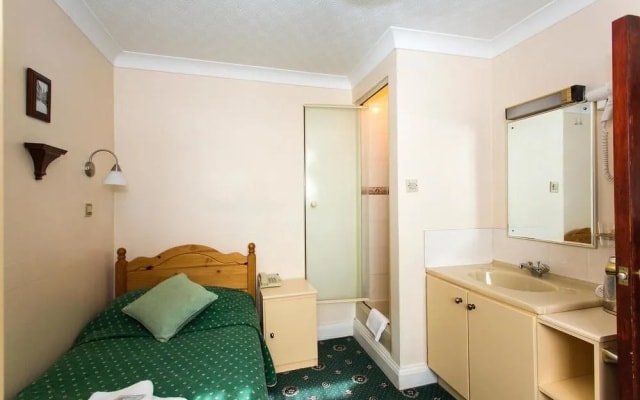 Old Ridgeway Hotel