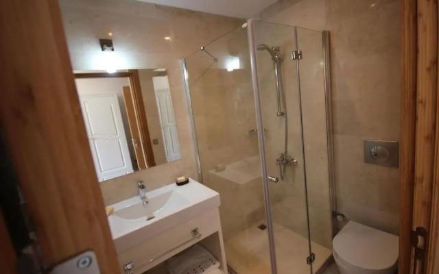 Отель Myla Hotel Tuzla