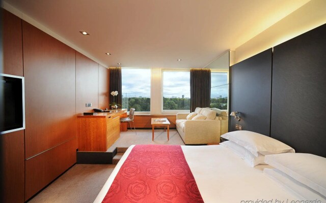 Royal Garden Hotel