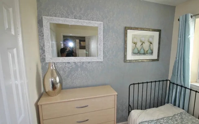 2 Bedrooms - Large Balcony Apartment & Parking