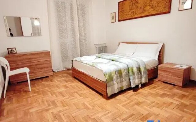 Tarak Palace Inn