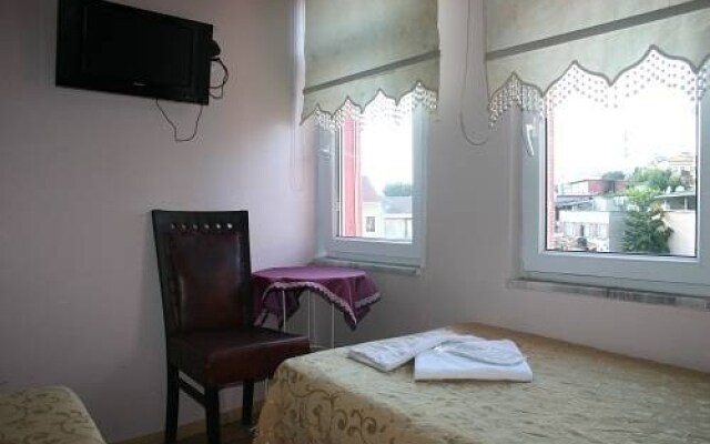 Indo Hotel
