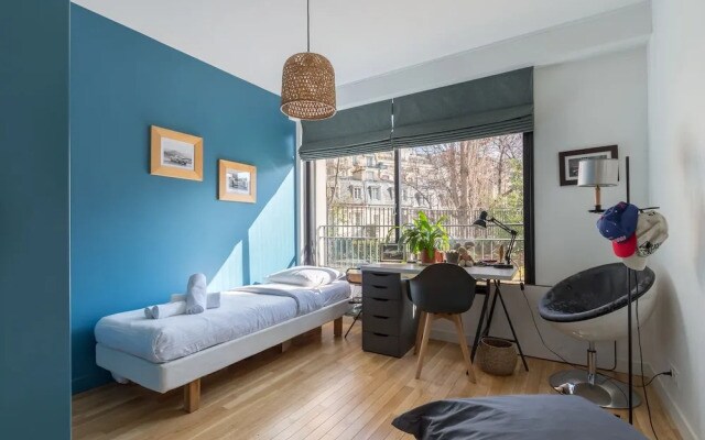 Bois de Boulogne Retreat