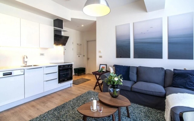 Central Residence Flat Near Metro in Kartal