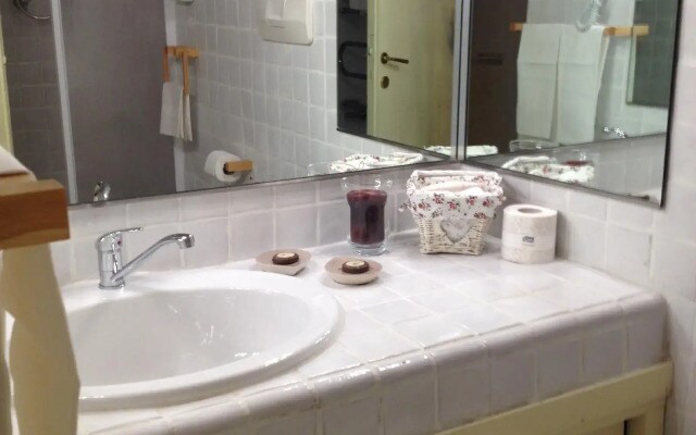 RomAntique Suites