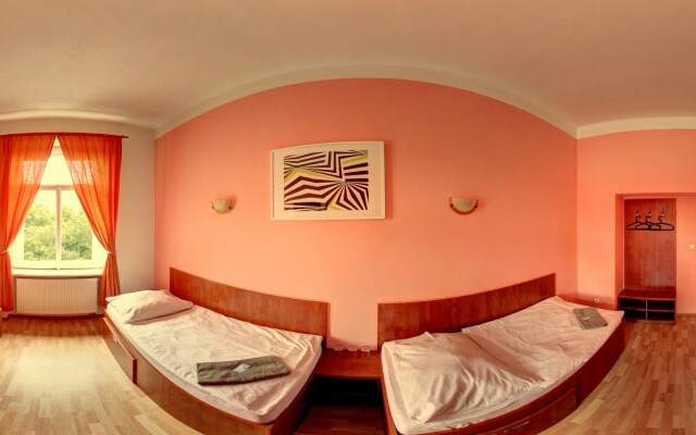 Leon hotel