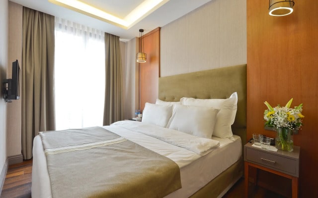 Blueway Hotel City