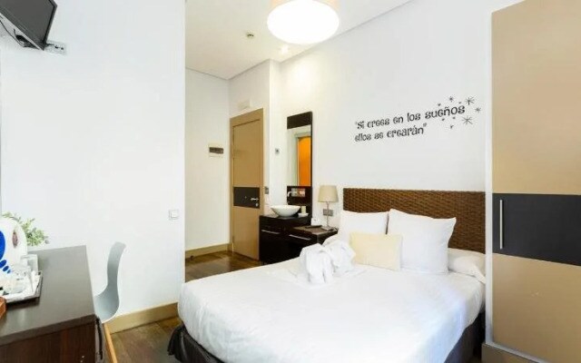 Хостел Pensión Madrid House