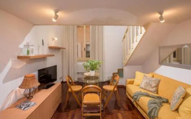 Pantheon White Petite Maison