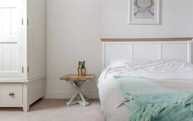 Charming 2 Bedroom Penthouse Apartment in Bethnal Green