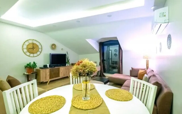 Peaceful Duplex Flat With Adalar View in Maltepe