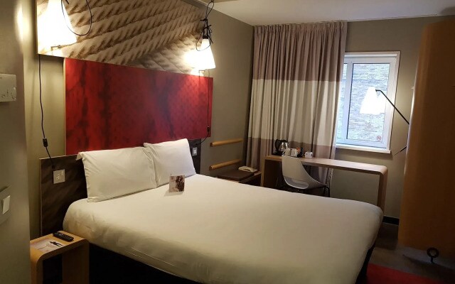 ibis Sheffield City