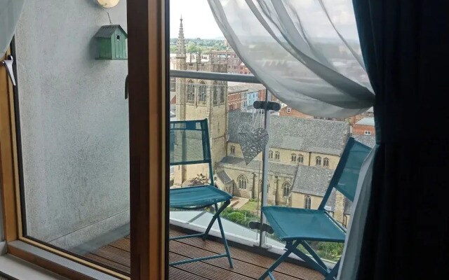 1 Bed Flat - Sleeps 5 - Pets - Garden - Parking
