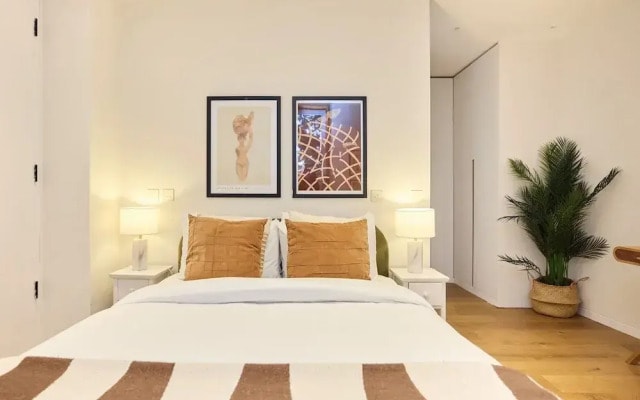 Mill Hill Mews Home with Garden